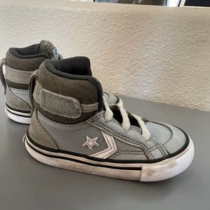 Converse toddler boy 6 shoe